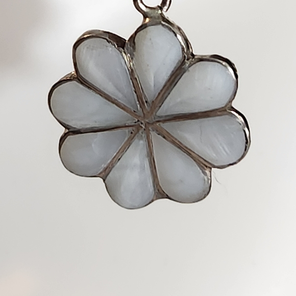 zuni double pawn flower vintage mother of pearl sterling silver clip earrings - Picture 3 of 9